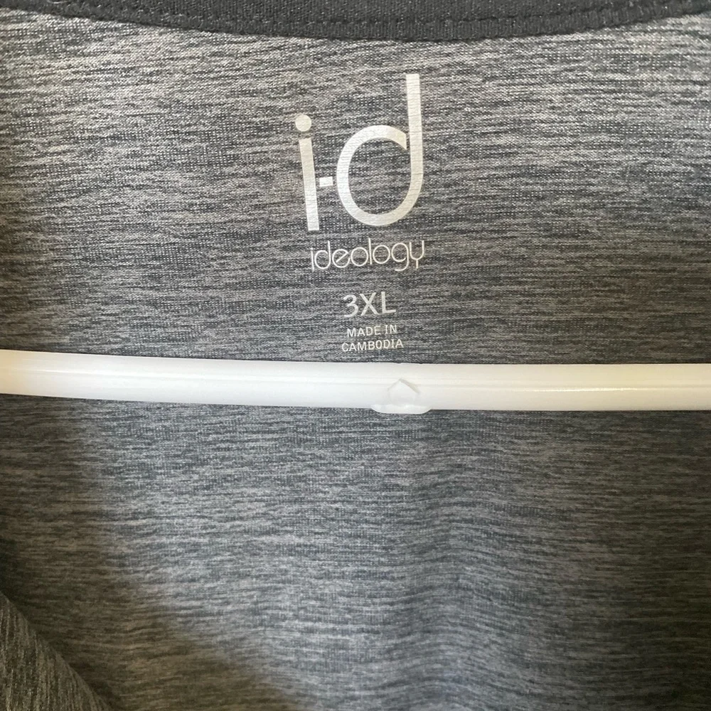 Men’s Half Zip Size 3XL Gray In Great Condition By Ideology